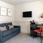 Grove House Hotel